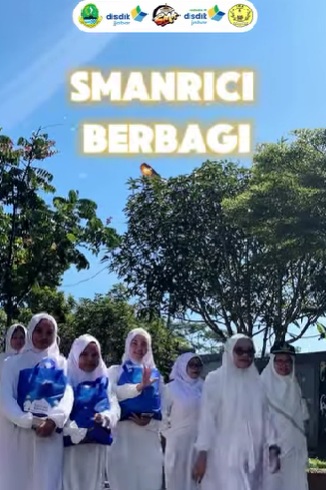 Berbagi Rantang Kanyaah di SMAN 1 Cigalontang